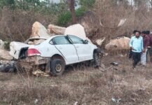 జడేరు జంక్షన్ సమీపంలో కారు పల్టీలు ఒకరు మృతి, ముగ్గురికి తీవ్ర గాయాలు