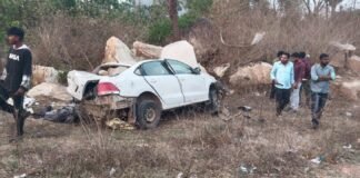 జడేరు జంక్షన్ సమీపంలో కారు పల్టీలు ఒకరు మృతి, ముగ్గురికి తీవ్ర గాయాలు