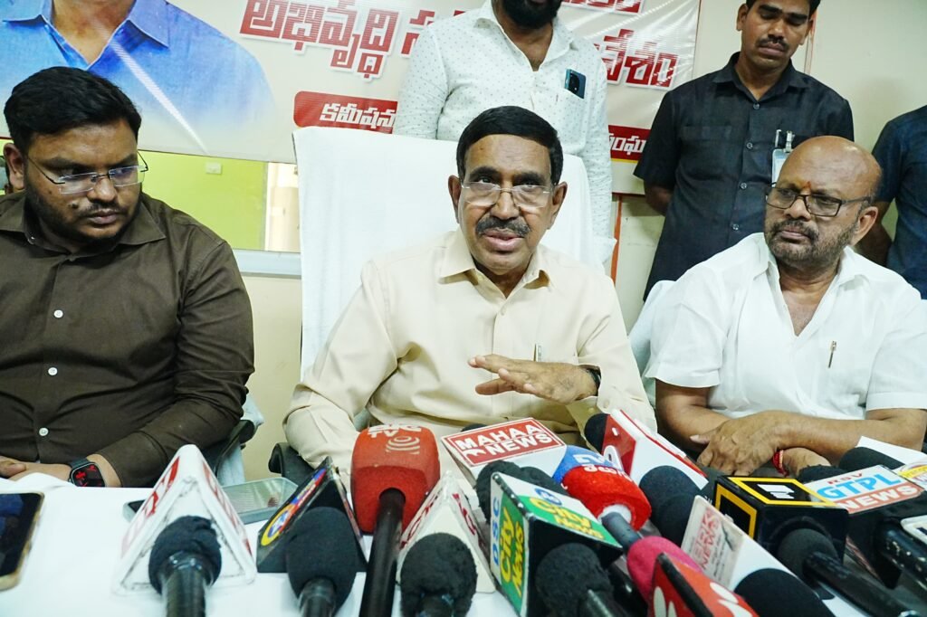 పిఠాపురం పట్టణ అభివృద్ధికి తొలి ప్రాధాన్యత – మంత్రి నారాయణ