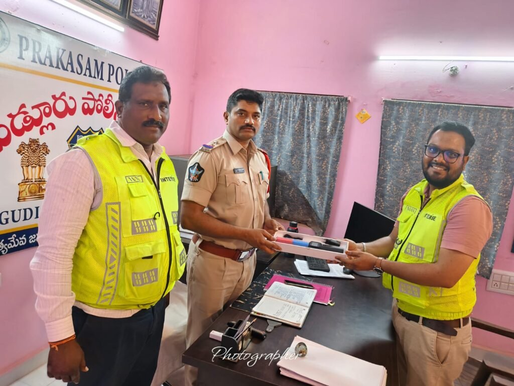 గుడ్లూరు పీ.ఎస్ కు బ్రీత్ అనలైజర్ బహుకరణ.