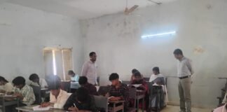 పదవ తరగతి పరీక్షా కేంద్రాలపై ఏఎస్పీ ఆకస్మిక తనిఖీ