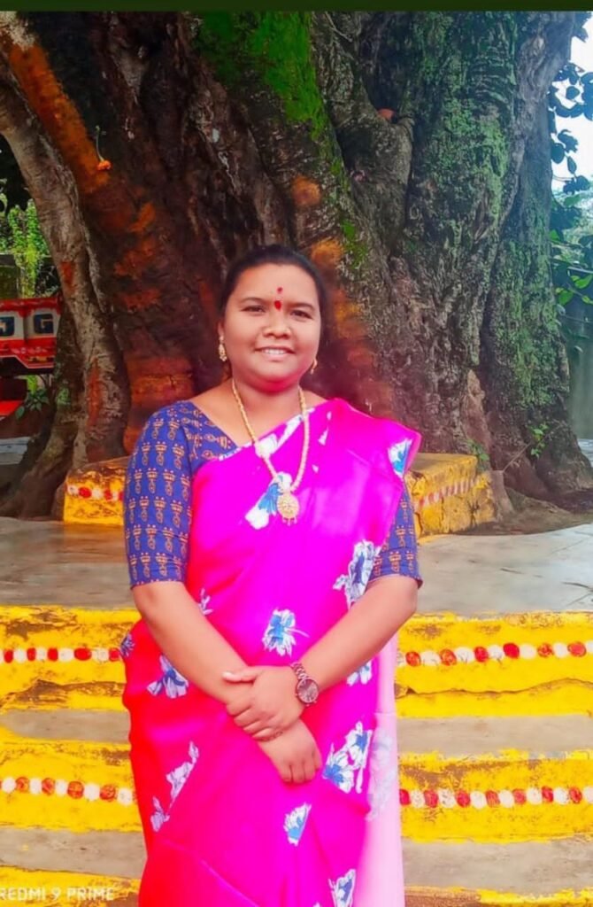 హుకుంపేట పంచాయతీ వారపు సంత ఆశీల వసూళ్లకు బహిరంగ వేలం