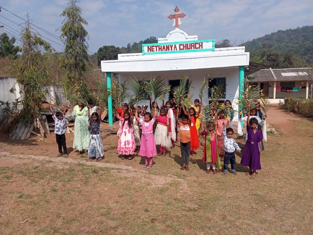 జీకే వీధిలో ఘనంగా మట్టల ఆదివారం నిర్వహణ