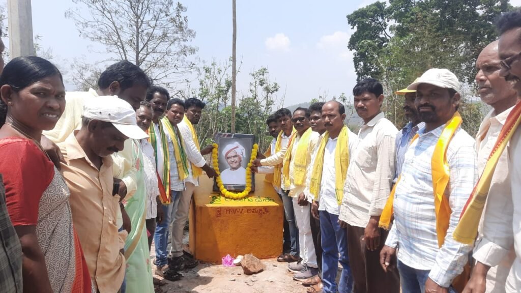 ప్రజా సంక్షేమం అభివృద్ధే లక్ష్యంగా టిడిపి పయనం:దేవరపల్లి సర్పంచ్ సిరిబాల బుజ్జిబాబు