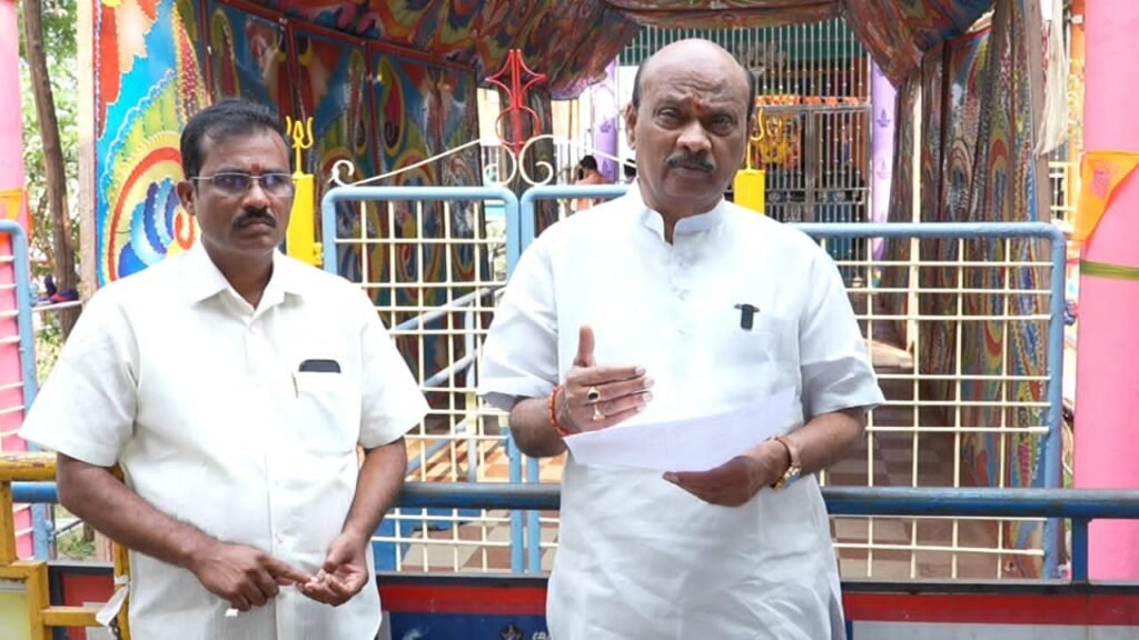 నర్సీపట్నంలో గ్యాస్ కోసం ఆందోళన చెందవద్దు