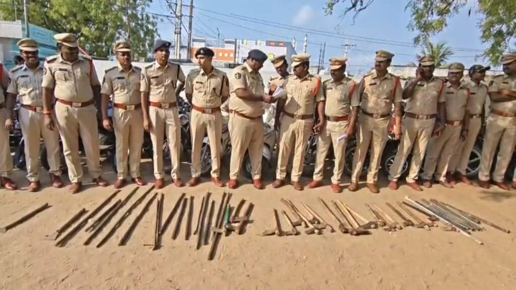 గణపవరంలో పోలీసుల కార్డన్ సెర్చ్