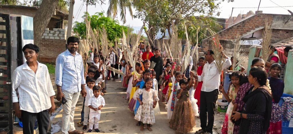 ఘనంగా మట్టల ఆదివారము ర్యాలీ..