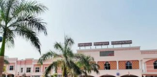 విశాఖ రైల్వే జోన్కు కేంద్రం క్లియర్ సిగ్నల్