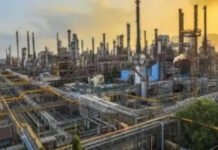 పెట్రో పరిశ్రమలకు ఊరట.. కీలక ముడిసరుకులపై కస్టమ్స్ సుంకం రద్దు