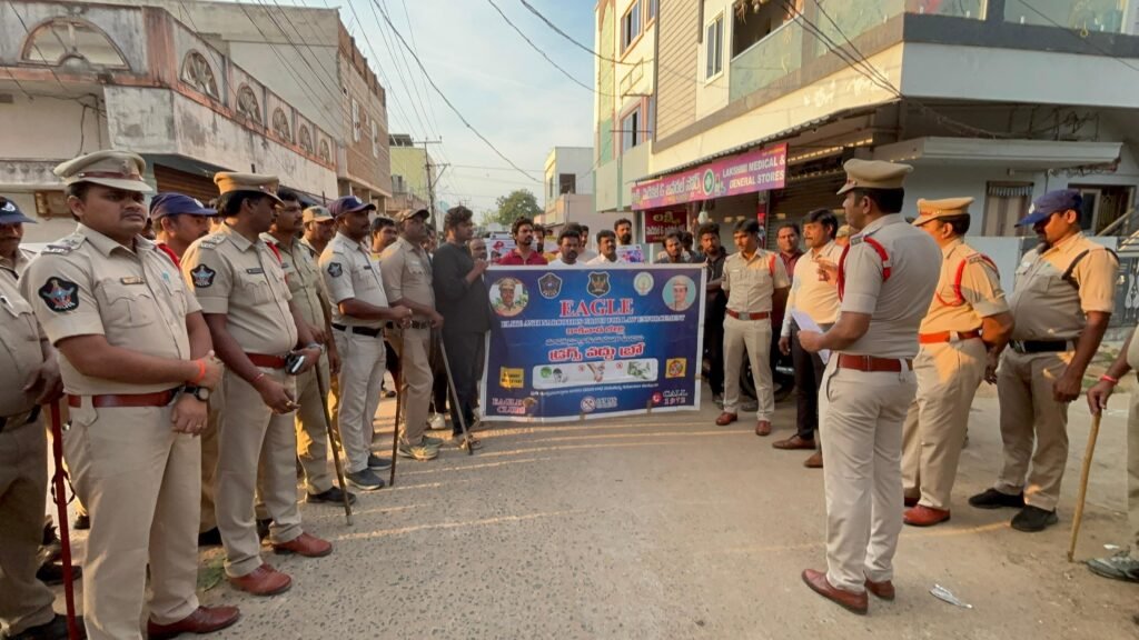 జగ్గంపేటలో పోలీసుల కార్డెన్ సెర్చ్