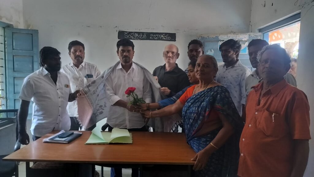 గ్రామాభివృద్ధికి సమిష్టిగా సహకరించాలి