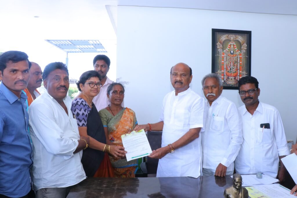 బాధిత కుటుంబాలకు అండగా ముఖ్యమంత్రి సహాయనిధి