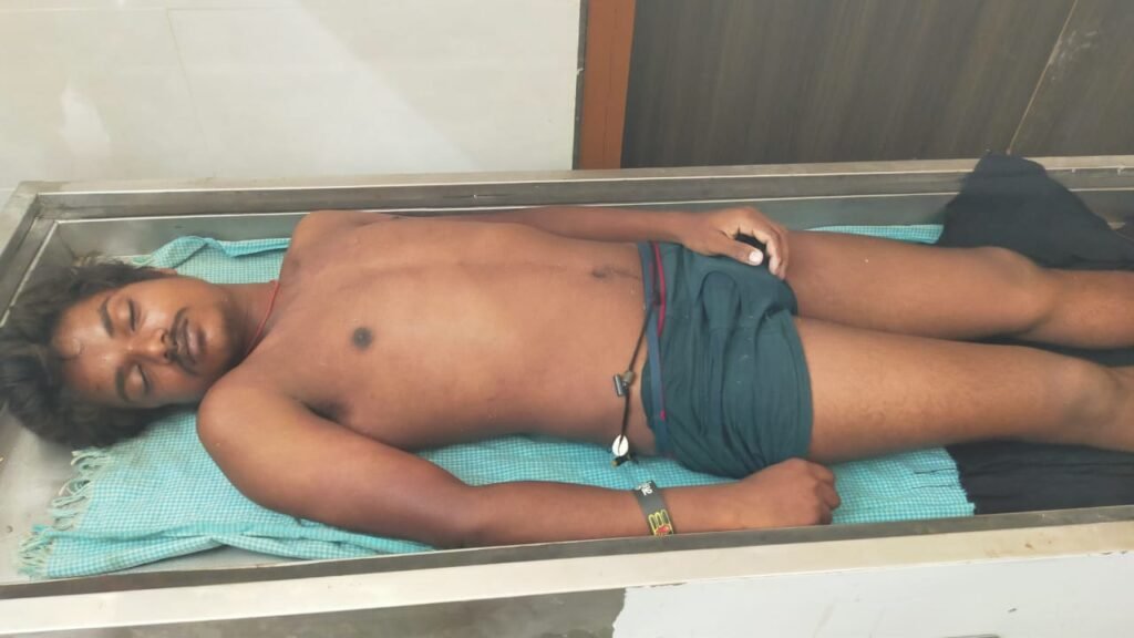 పిడుగుపాటుకు ఇద్దరు మృతి..