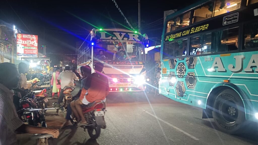 గొల్లపాలెం ట్రాఫిక్‌ గందరగోళం