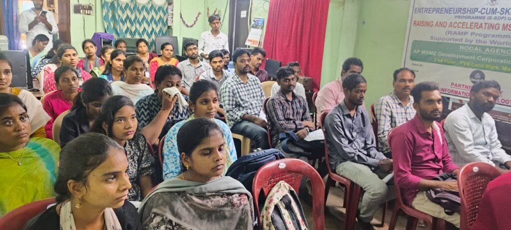 సైస్ కంప్యూటర్ ఎడ్యుకేషన్ ఆధ్వర్యంలో యువతకు ఉపాధి