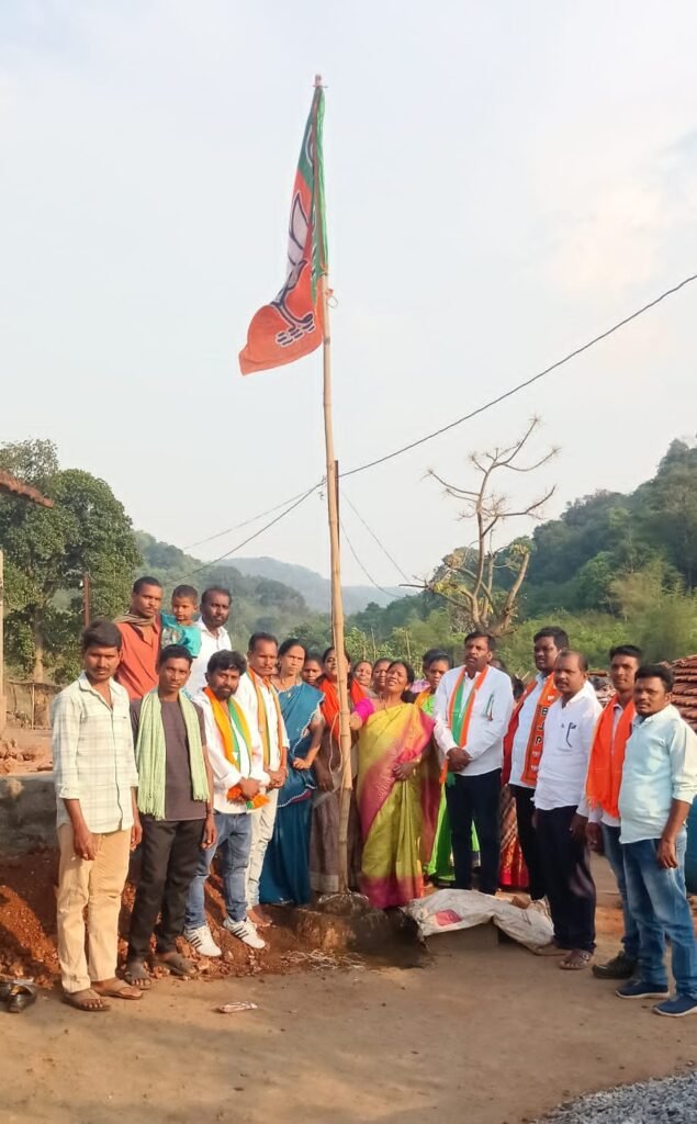 చామగెడ్డ గ్రామంలో మన ఊరు–మన జెండా కార్యక్రమం నిర్వహణ