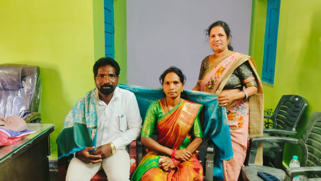 మాజీ సర్పంచ్ దంపతులకు ఎంపీటీసీ సన్మానం