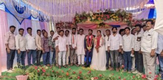 పొర్లుబందలో వివాహ వేడుకలో పాల్గొన్న డాక్టర్ వంపూరు గంగులయ్య