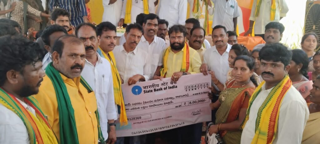 కాజులూరు మండలంలో ఘనంగా సీఎం చంద్రబాబు జన్మదిన వేడుకలు