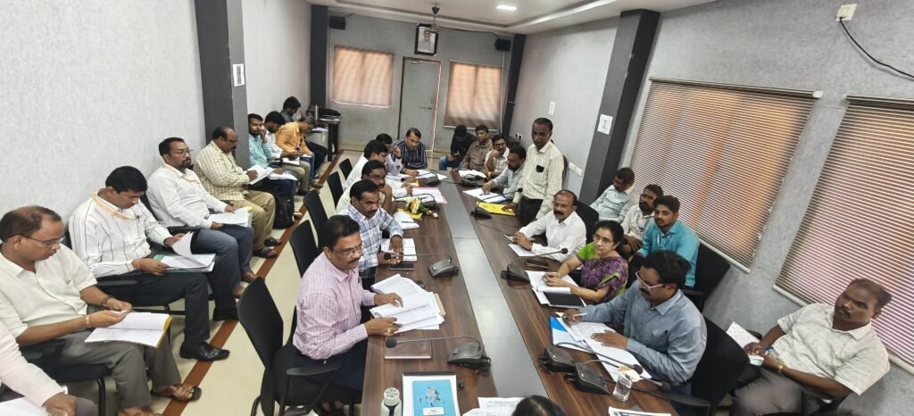 ఈఎంఆర్‌ఎస్ పాఠశాలలపై కలెక్టర్ సమీక్ష