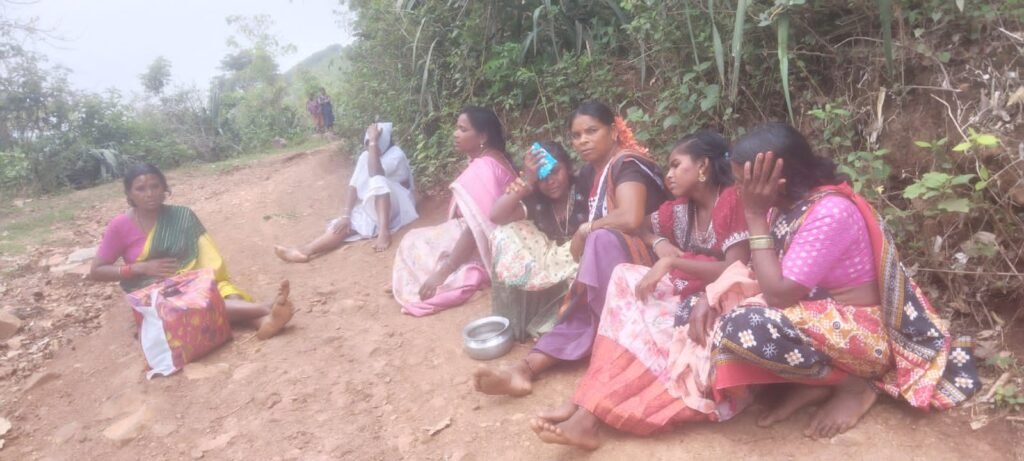 బ్రేకులు ఫెయిలై జీపు బోల్తా… పలువురికి గాయాలు