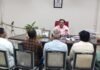 బస్ స్టేజీల్లో తప్పనిసరిగా ఆపాలి