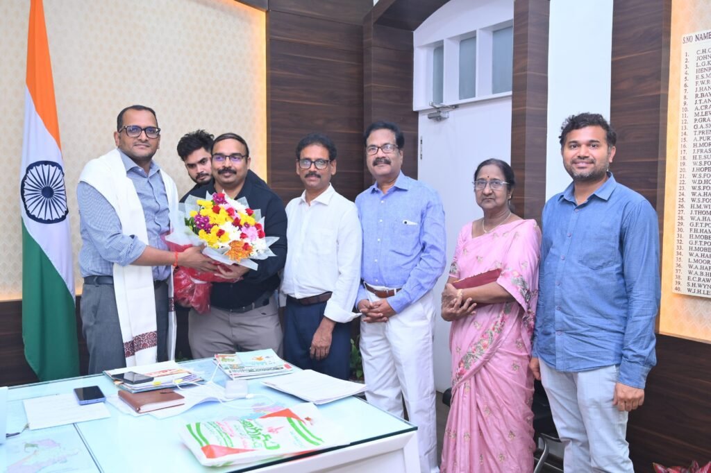జిల్లా కలెక్టర్ హరేందిర ప్రసాద్‌ను కలిసిన ఐఎంఏ ప్రతినిధులు