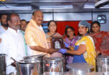 నర్సీపట్నంలో తృప్తి క్యాంటీన్ ప్రారంభించిన స్పీకర్