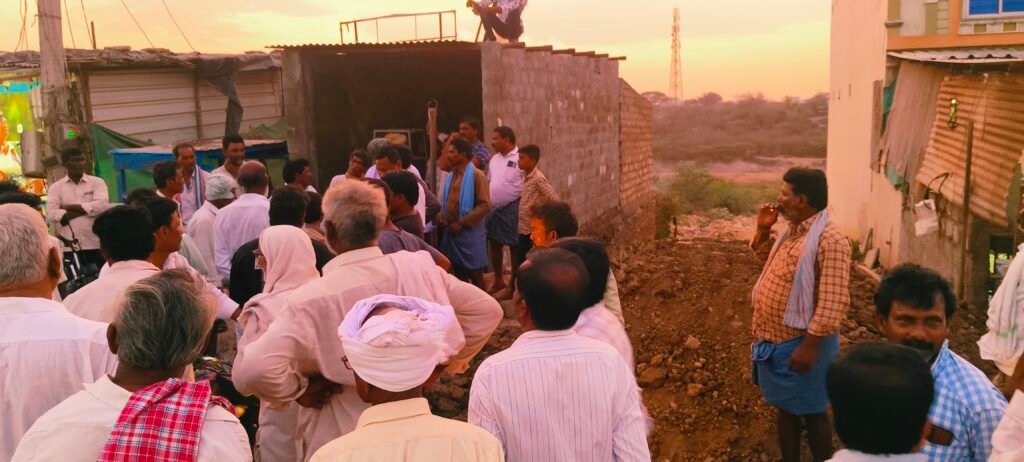 చెరువు రహదారి కబ్జా..!