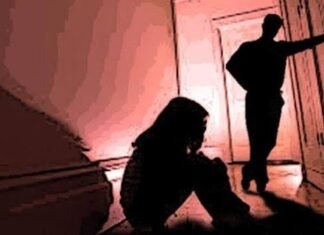 బాలికను బెదిరించి లైంగిక దాడి..