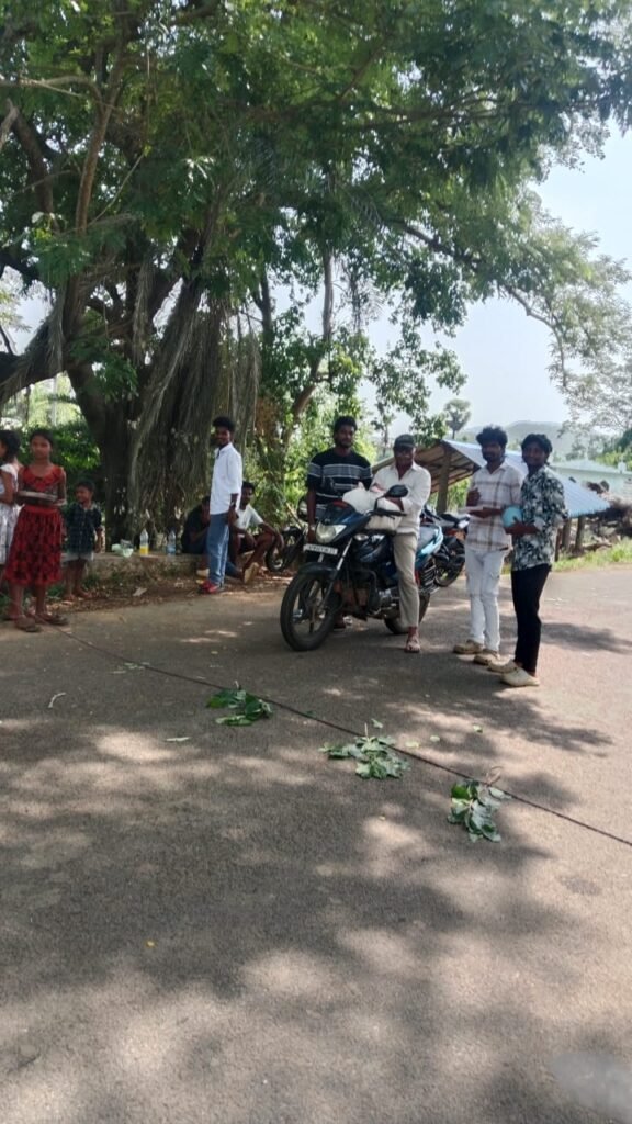 అక్రమ ఠాణాల వసూళ్లు