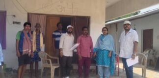 సిగనాపల్లిలో జనాభా తగ్గుదలపై అధికారుల పరిశీలన