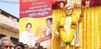 నర్సీపట్నంలో ఘనంగా ఎన్టీఆర్ విగ్రహం ఆవిష్కరణ
