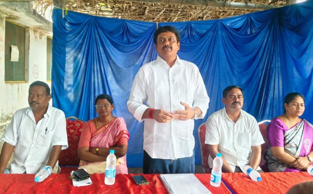 ప్రజలను మోసం చేసిన ప్రభుత్వాన్ని నిలదీద్దాం