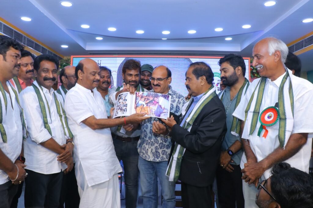 కొలువుదీరిన అనకాపల్లి జిల్లా ఫోటోగ్రాఫర్స్ నూతన కార్యవర్గం