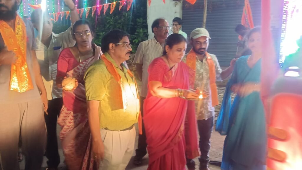 ఆర్యవటంలో భక్తి వెల్లువ.. సీతారామ సమేత లక్ష్మణ, ఆంజనేయస్వామి విగ్రహాల వైభవ ఊరేగింపు