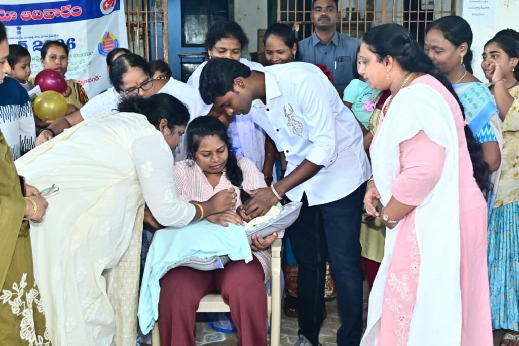 పల్స్ పోలియో కార్యక్రమాన్ని ప్రారంభించిన కలెక్టర్ దినేష్ కుమార్