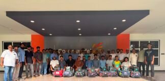 కోరమాండల్ పరిసర గ్రామాల క్రికెట్ జట్లకు రూ.5 లక్షల విలువైన కిట్ల పంపిణీ