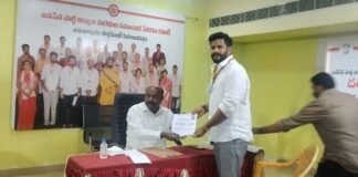 భారీ కాన్వాయ్తో అమలాపురం చేరిన ఎన్ఆర్ఐ డాక్టర్ డేగల నాగేంద్ర