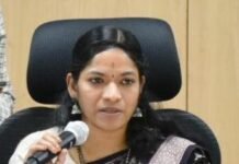 ఎన్నికల విధుల్లో నిర్లక్ష్యానికి చెక్..!గైర్హాజరైన అధికారులపై సస్పెన్షన్ వేటు