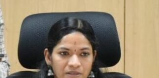 ఎన్నికల విధుల్లో నిర్లక్ష్యానికి చెక్..!గైర్హాజరైన అధికారులపై సస్పెన్షన్ వేటు