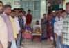 మిత్రుని కుటుంబానికి ఆర్థిక సాయం అందజేత