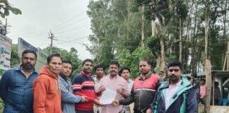 సమగ్ర శిక్ష ఉద్యోగులను రెగ్యులర్ చేయాలి:డీఆర్వోకు వినతిపత్రం..