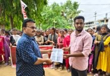 విద్యార్థుల సమస్యలు వెంటనే పరిష్కరించాలి