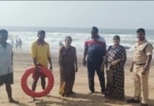 ఆర్కే బీచ్లో మరోసారి తృటిలో తప్పిన ప్రమాదం