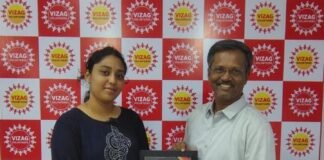 కరాటే ఇన్స్ట్రక్టర్ దీప్తికకు ఉత్తమ వాలంటీర్ అవార్డు