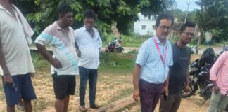 ట్రాలీ ఢీకొని యువకుడు మృతి