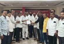 బెజవాడకు చేరిన ‘ప్రెసిడెన్షియల్’ పోరాటం ఏపీ జేఏసీ అమరావతి చైర్మన్ బొప్పరాజును కలిసిన జీవీఎంసీ మినిస్టీరియల్ ఉద్యోగులు
