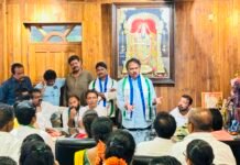 స్థానిక ఎన్నికల్లో వైసీపీకి అనుకూల వాతావరణం