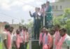అంబేద్కర్ విగ్రహానికి వినతిపత్రం అందజేత